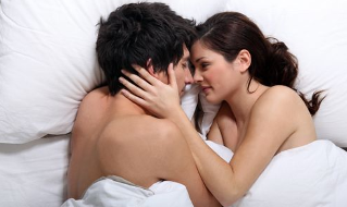 Sexe régulier de la vie et influe positivement sur le corps de l'homme