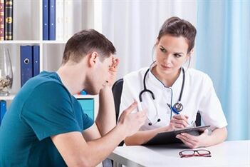 L'urologue prescrit un traitement pour la prostatite